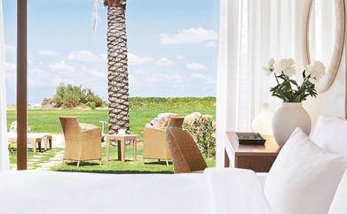 https://ohmydream.club/storage/media/uploads/Grecotel Amirandes/rooms/Luxury_Bungalow_with_Garden_Front_Row/prev/63d123aa27ec8.jpg